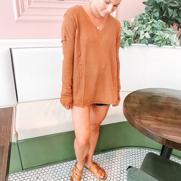 Oversized Waffle Knit V-Neck - Picture 1 of 8